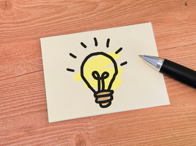 注意点をイメージさせる電球マークの画像