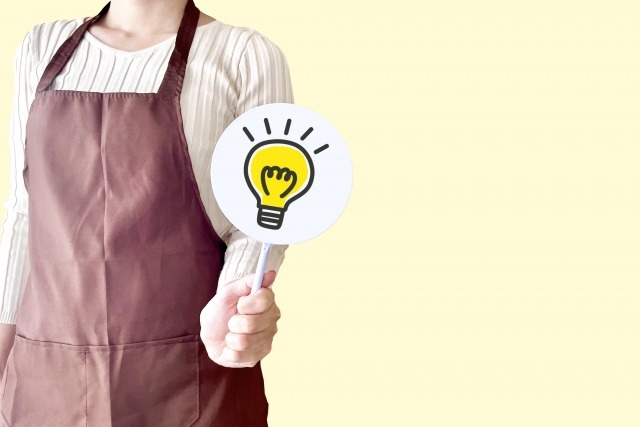 プリザーブドフラワー副業の注意点を示す電球マークの画像